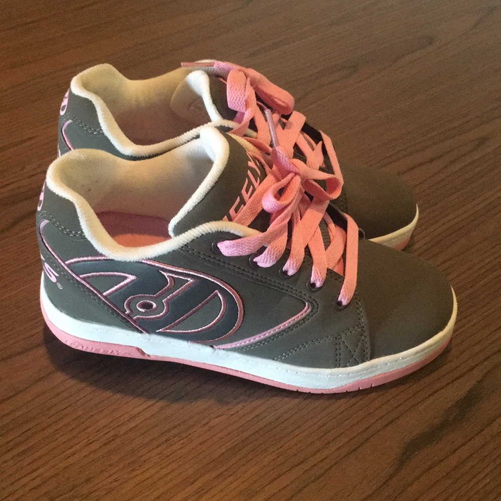 Girls Heelys roller skate shoes